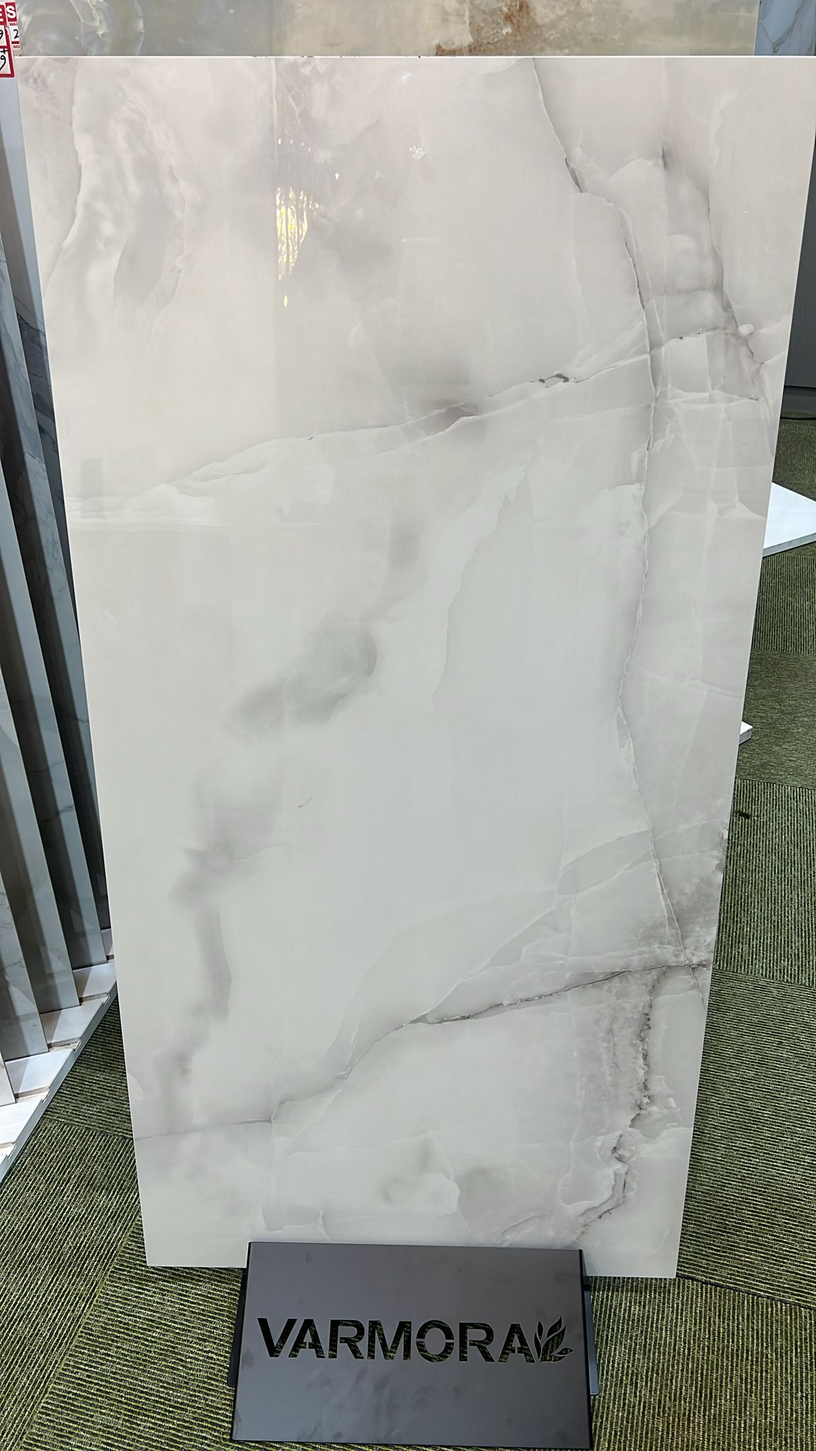 Onyx Marble Effect Tile - Image 4