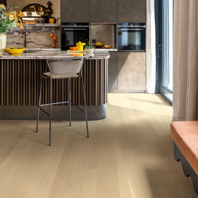 Quick Step Beige Varnished Oak - Image 2
